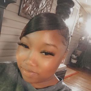 Meet your Posher, Quanita